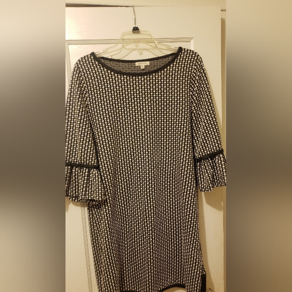 Max Studio Black and cream print dress with bell sleeves